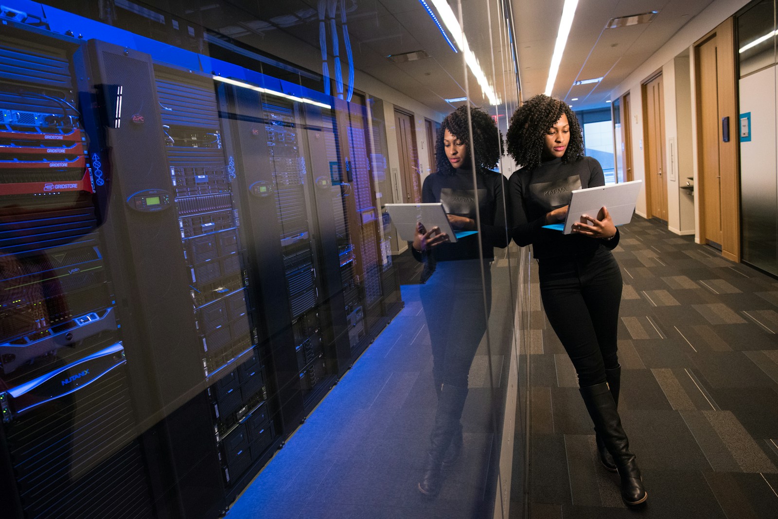 Professionnelle africaine en stratégie digitale - KAURI Group